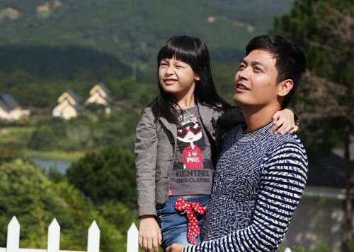 Cha con nhà họ giống nhau đến thế này, bảo sao mẹ mang tiếng amp;#34;chỉ là người đẻ thuêamp;#34; - 11