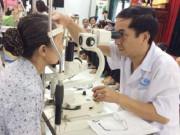 Sức khỏe - Người phụ nữ suýt mù vì đắp lá chữa đau mắt, BS cảnh báo những phương pháp cực nguy hiểm