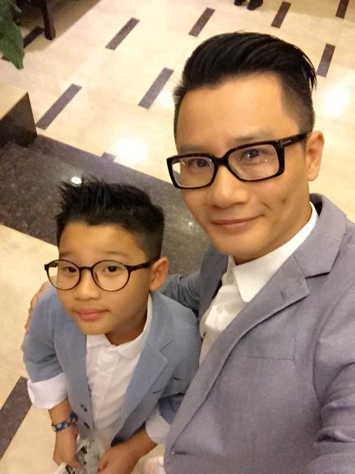 Cha con nhà họ giống nhau đến thế này, bảo sao mẹ mang tiếng amp;#34;chỉ là người đẻ thuêamp;#34; - 5