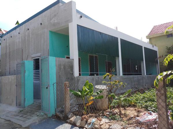 Hoảng hồn phát hiện thi thể trẻ sơ sinh trong bồn cầu của nhà trọ - 1