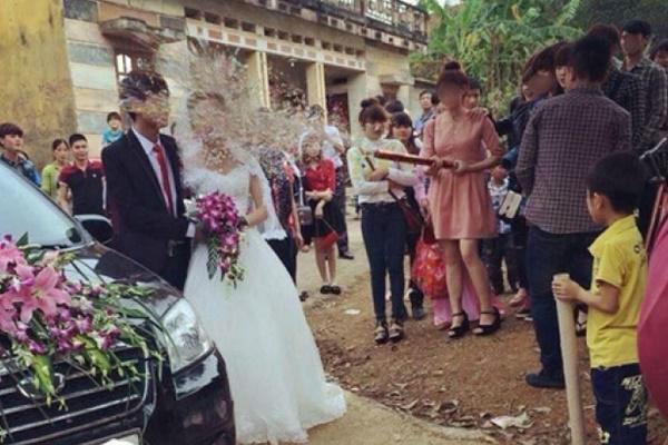 Cười rách miệng với những bộ ảnh cưới được chụp bởi “người yêu cũ” khiến dân mạng đảo điên - 11