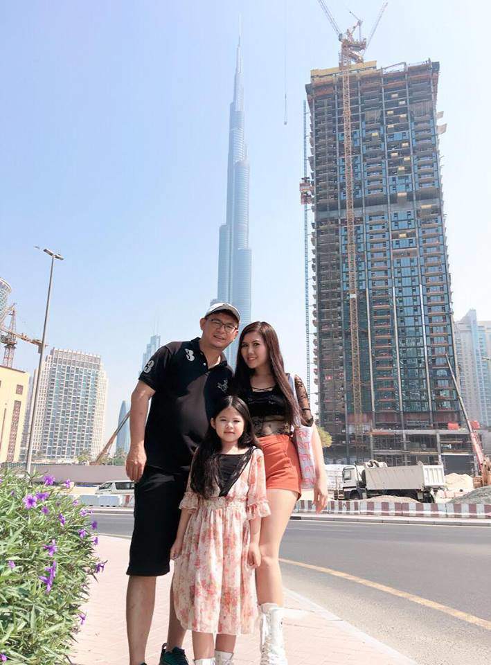 Hoa hậu nhí Malaysia 2017 lai Việt Nam, mẹ Việt kể chuyện oái oăm khi cổ vũ  AFF Cup - 2