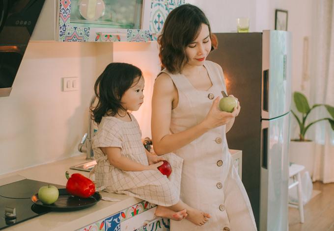 3 bà mẹ đẻ liền 2 con gái, chồng càng yêu càng chiều, gia đình hạnh phúc ngập tràn - 2