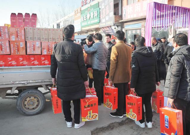 tin tuc 24h: phut lo mieng cua chang trai khien hon the bi lam nhuc trong khach san - 3