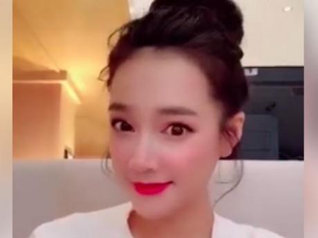 Mặc kệ tin đồn bầu bí, Nhã Phương selfie "xinh ơi là xinh"