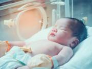 Bà bầu - Đang trên bàn mổ sinh đôi, mẹ Long An đột ngột tím tái vì tai biến sản khoa "chết người"