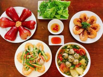 Từ vụng về nem cũng không biết gói, vợ 8x “lột xác” thành đầu bếp tại gia xuất sắc
