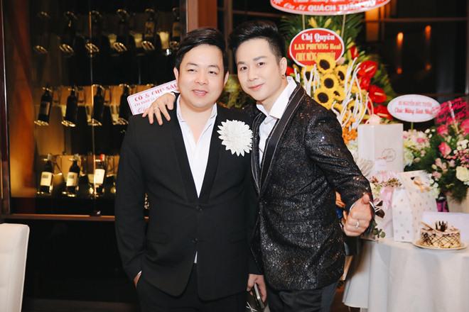 Quang Lê amp;#34;chơi trộiamp;#34; tặng vương miện kim cương cho bạn thân Quách Tuấn Du - 3