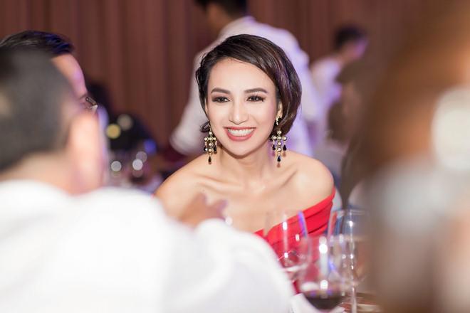 Trùng hợp thay, 4 nàng hậu xuất thân từ Đại học Ngoại thương đều có duyên làm MC - 2