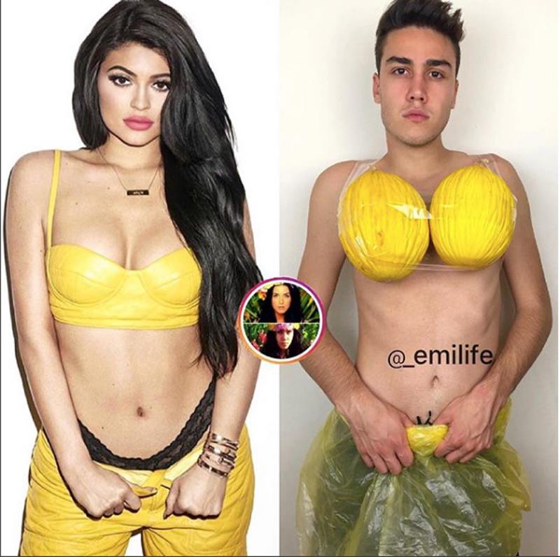 Để có được vòng một bốc lửa như Kylie Jenner, Emi đã nhồi nhét bằng hai quả dưa màu vàng lên vòng một của anh, đây chắc hẳn là màn cover hài hước nhất của anh chàng. 
