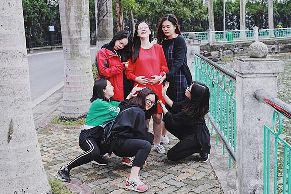 Hoa khôi sinh viên sáng vác bụng bầu lên giảng đường học, tối “lên đồ” thì đẹp mong manh - 8