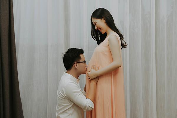 Hoa khôi sinh viên sáng vác bụng bầu lên giảng đường học, tối “lên đồ” thì đẹp mong manh - 12