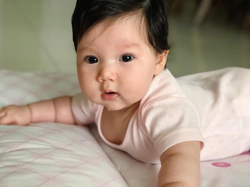 Chắc chắn, trong tương lai cô nhóc Myla sẽ trở thành nhóc tỳ con sao Việt được quan tâm và yêu thích rất nhiều.
