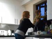 Tin tức - Con trai đang bình thường bỗng hóa điên, mẹ sốc nặng phát hiện nguyên nhân ngay trong nhà mình