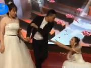 Eva Yêu - Cả hôn trường sốc khi bạn gái cũ chú rể mặc váy cưới lên cướp rể