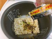 Bếp Eva - Chỉ mê cơm với mì tôm, người đàn ông liều lĩnh trộn vào nấu, không ngờ thành siêu phẩm