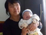 Làm mẹ - Thấy cháu ngã trên giường xuống đất, bà bế ngay dậy dỗ dành, ai ngờ cháu ra đi mãi mãi