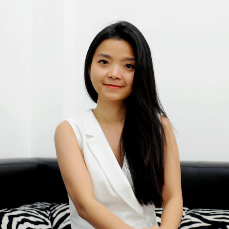 Cô từng nằm trong danh sách 10 doanh nhân nữ kế cận do Forbes Việt Nam bình chọn.
