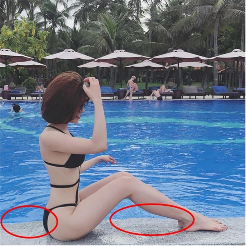 Những set đồ bikini cut out luôn khiến Diệp Lâm Anh là tâm điểm khi cô khoác lên mình, thế nhưng bộ cánh đẹp mắt này cũng không giúp cô che đậy được bức ảnh biến dạng vì bị chỉnh sửa này. 
