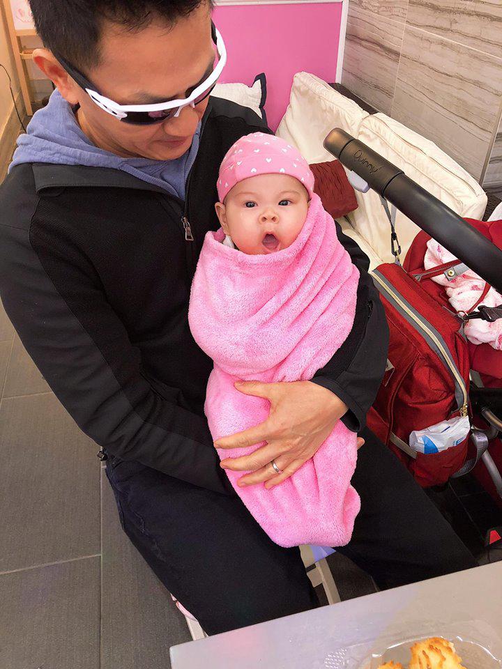 Ai cũng mừng vì Thanh Thảo nhàn nhã khi chồng bế con nhưng lý do thực sự thật đau lòng - 4