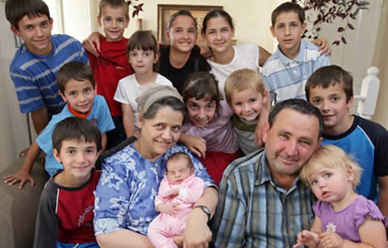 Valentina Yassilyeva đã lập kỷ lục thế giới về số trẻ đông nhất do một phụ nữ sinh ra. Tổng cộng, bà Yassilyeva đã đẻ 69 con.
