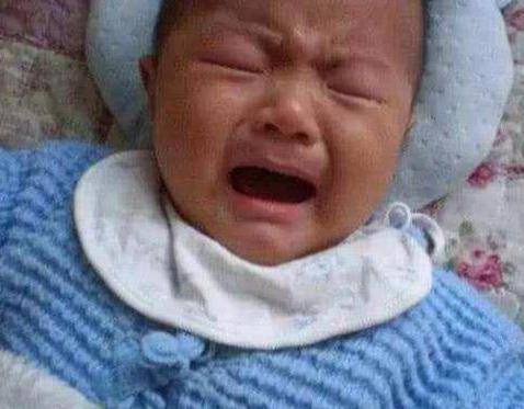 Bé sơ sinh 3 tháng suýt hỏng mắt chỉ vì bà nội nghe lời hàng xóm mách mẹo chăm cháu - 1