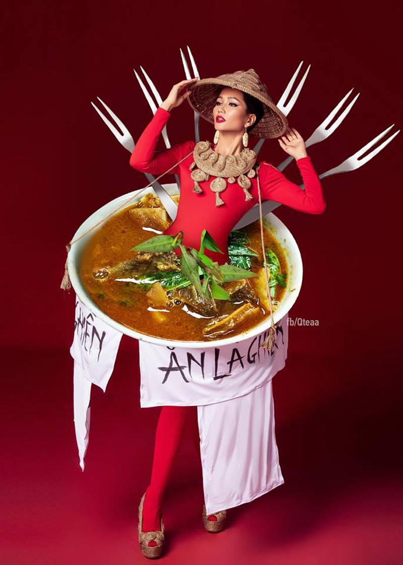 Bộ quốc phục bánh mì của Hoa hậu H' Hen Niê bỗng chốc được cộng đồng mạng hô biến, thành vô vàn món ăn nổi tiếng của Việt Nam như phá lấu. 

