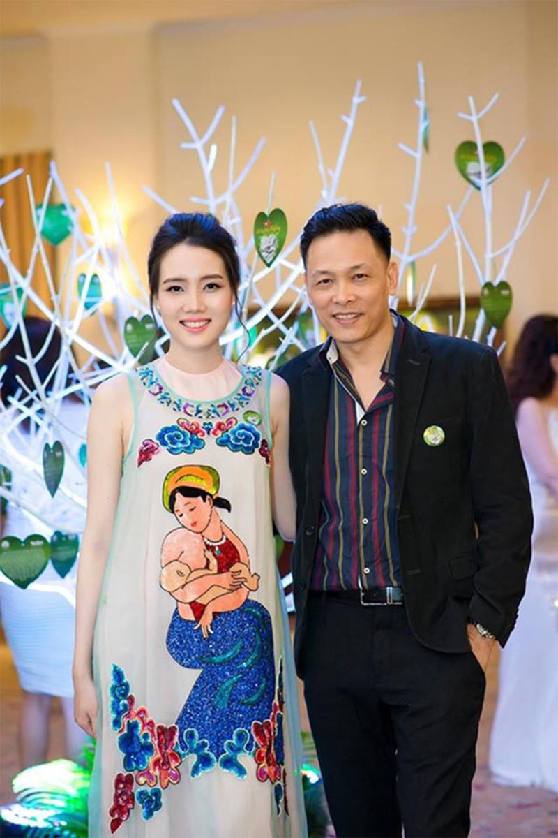 Đạo diễn Ngô Quang Hải và vợ kém 25 tuổi - Diệp Hồng Đào cũng có tốc độ yêu - cưới đáng chú ý. Cặp đôi quen nhau tháng 8/2012 khi Diệp Hồng Đào đang thi Hoa hậu Việt Nam, đến ngày 16/6/2013 họ kết hôn tại Cần Thơ - quê của cô dâu.

