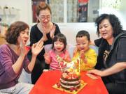 Làm mẹ - Bị hỏi "Bà nội tốt hay bà ngoại tốt", bé 4 tuổi đáp khiến mọi người trong phòng nín lặng