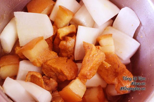 cuoi tuan lam thit kho cu cai dam da, mem thom du ca nha an com - 3