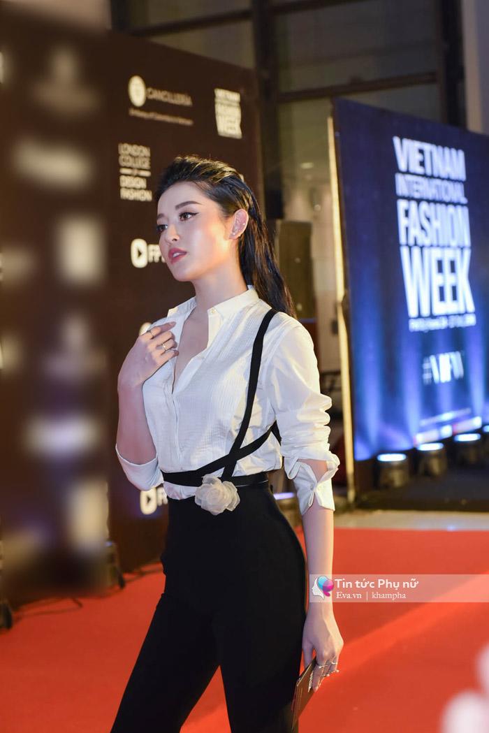 hau lay chong dai gia, lan khue "tai xuat" xinh dep, nhung it ai nhan ra diem khac biet nay! - 5