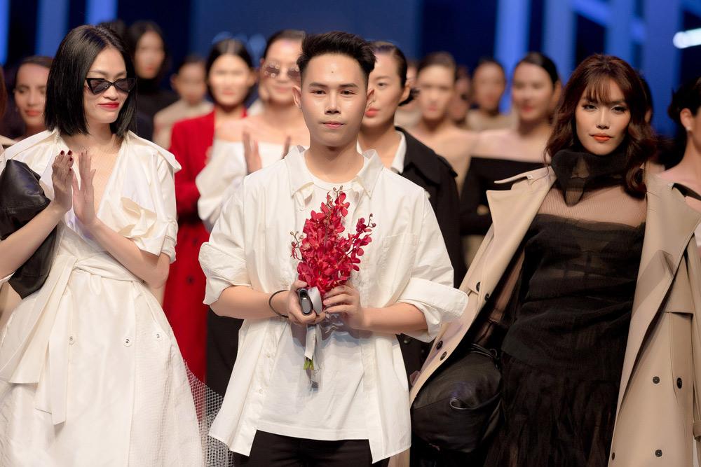 hau lay chong dai gia, lan khue "tai xuat" xinh dep, nhung it ai nhan ra diem khac biet nay! - 11