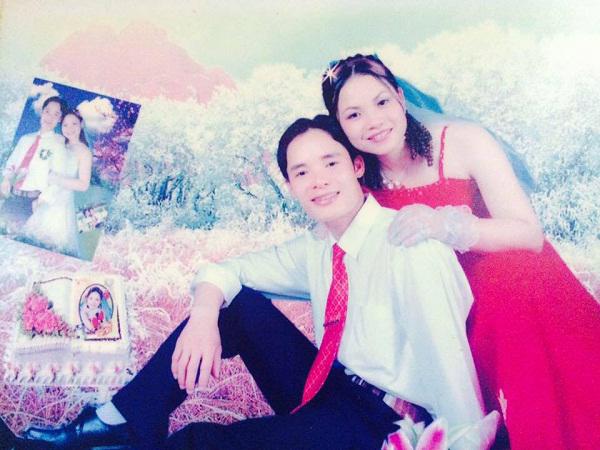 Mong chờ mỏi mòn, vợ chồng Vĩnh Phúc có được cặp song sinh nhờ nhặt tờ rơi ngoài đường - 1