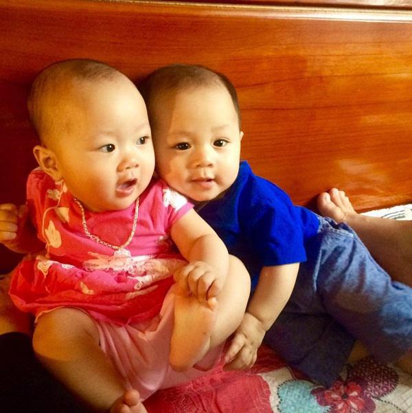 Mong chờ mỏi mòn, vợ chồng Vĩnh Phúc có được cặp song sinh nhờ nhặt tờ rơi ngoài đường - 4