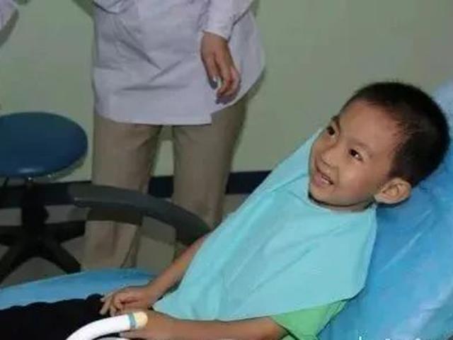 Bé 3 tuổi bị viêm cơ tim chỉ vì... một chiếc răng sâu