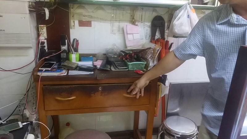 chu tiem vang noi gi ve viec bi sung cong 20 vien kim cuong - 3