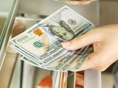 Đổi tiền USD ở đâu để không bị xử phạt?