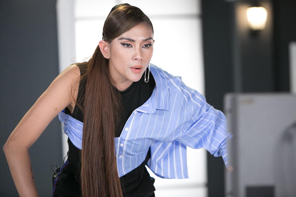 "drama" nhu vo hoang yen: vao phong loai, thay ao dai do, bat dau tra thu song hang! - 6