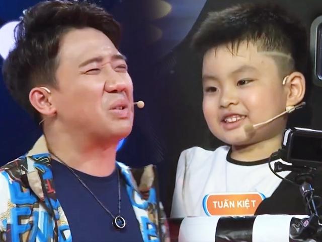 Quá thông minh, cậu bé siêu chất 5 tuổi khiến Trấn Thành cãi không lại