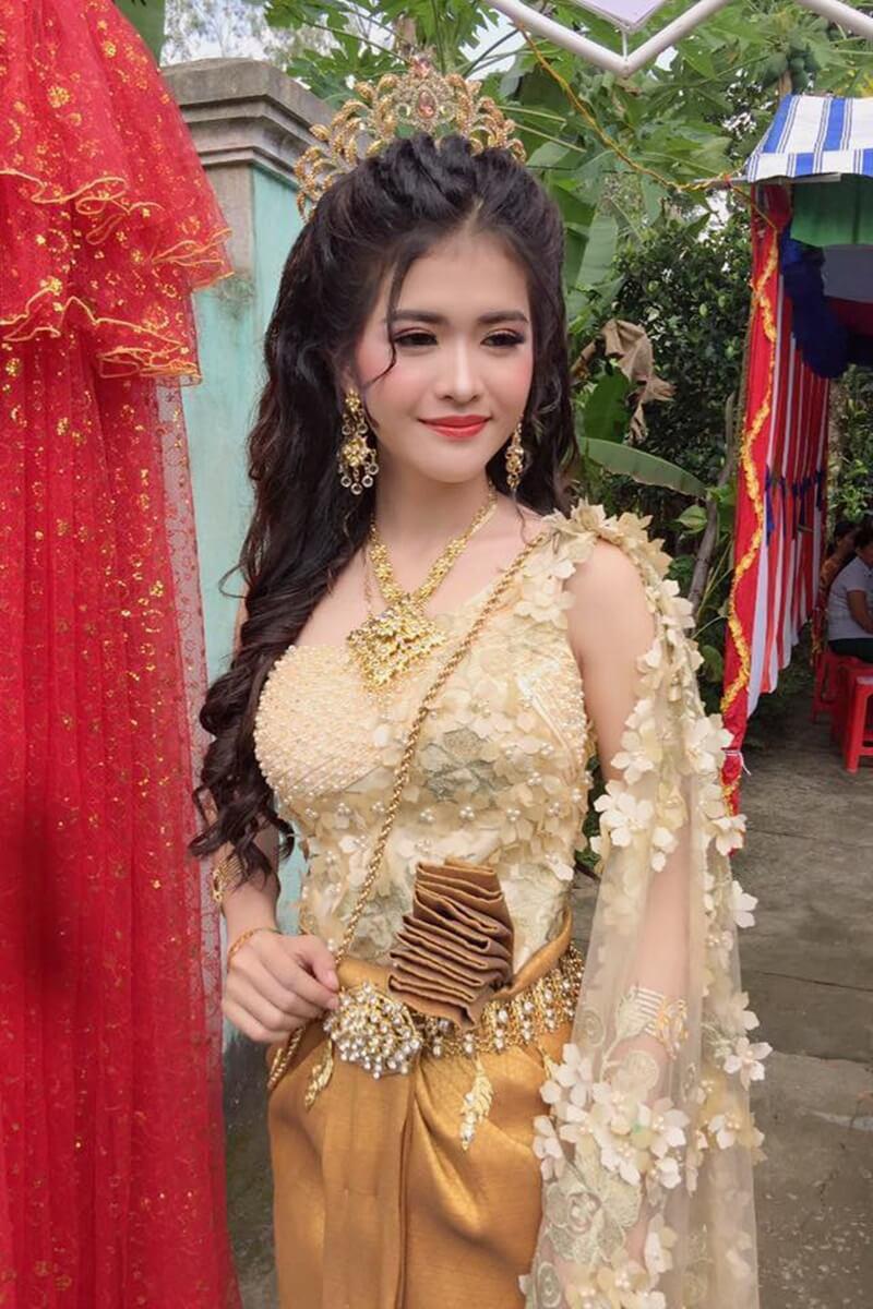 co dau deo vang “gay co” nhung moi nguoi lai chi khen chu re “tot so” vi diem nay! - 1