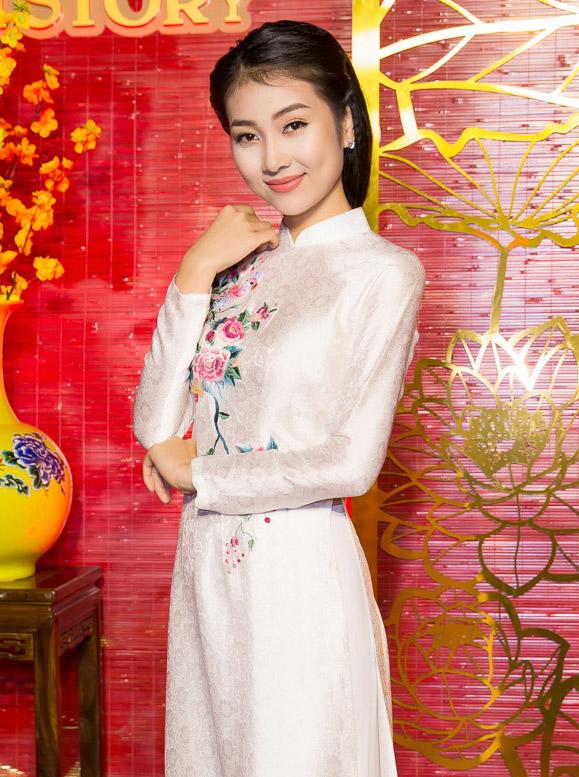 khi ho dien ao dai trang: dau long hai a to nga, my linh la chi, em la tieu vy! - 8