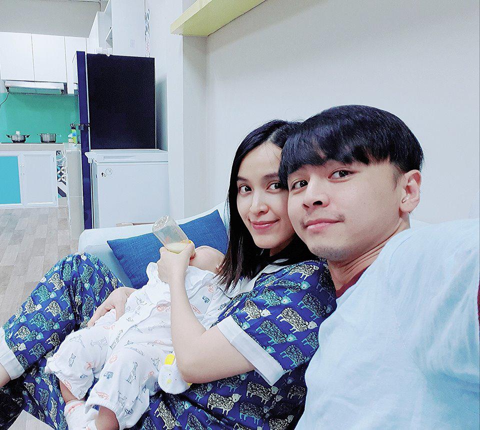 Diễn viên Tú Vi khoe thực đơn ăn dặm của con gái, ai cũng quan tâm đến một chi tiết - 1