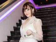Nhạc - Ngọc Ny The Voice hóa búp bê gợi cảm, xách túi trăm triệu đi sự kiện