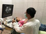 Bà bầu - Sinh con được 7 tháng thấy vợ kêu trong bụng chuyển động, chồng "chột dạ" vội đưa đi kiểm tra