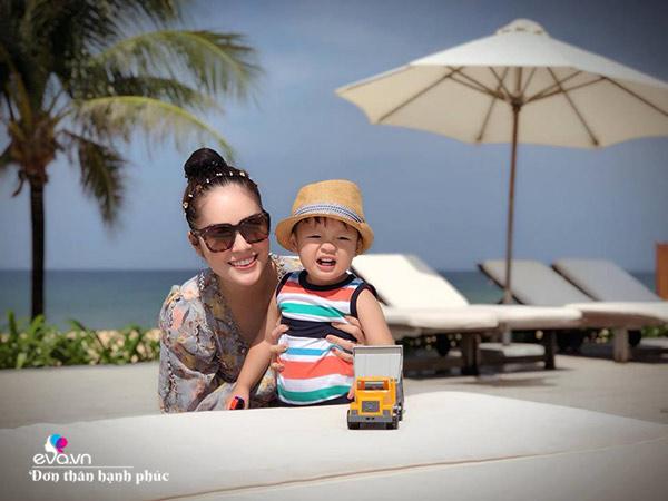 mot thoi song biet thu trieu do, a hau dien anh 1999 tay trang lam me don than tuoi u40 - 4