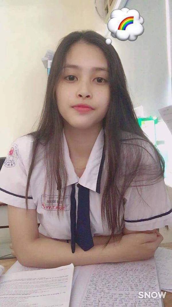 nga ngua voi ket qua binh chon cua khan gia khi tieu vy dang anh mat moc va anh makeup - 4