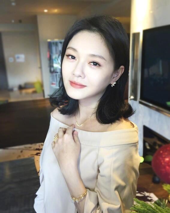 Ngôi sao 24/7: Từ Hy Viên tiết lộ từng dùng thuốc chống đông máu làm trắng da và hậu quả - 1