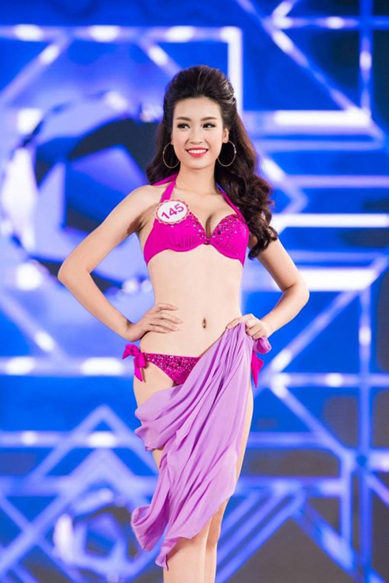 Không chỉ là đời thường hay trên những bộ ảnh thời trang, lúc trình diễn bikini tại Hoa hậu Việt Nam 2016, Mỹ Linh cho thấy được sự tự tin đồng thời catwalk rất bốc lửa khiến nhiều người xem thích thú. 

