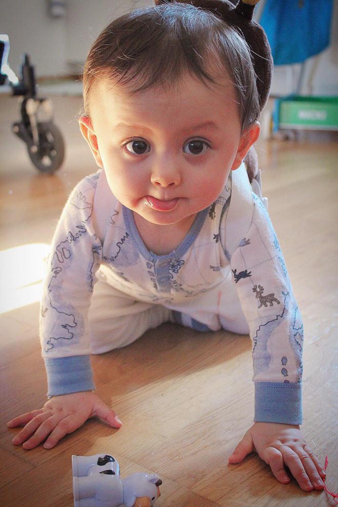 ai cung khen cau be hoa trang halloween qua de thuong, nhin anh doi thuong that bat ngo - 3