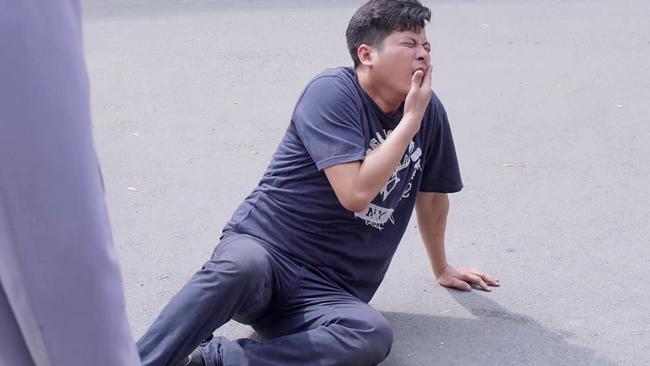 gao nep gao te: doi chet vi khong muon vo con theo nguoi khac, chong bi tat "lat mat" - 7